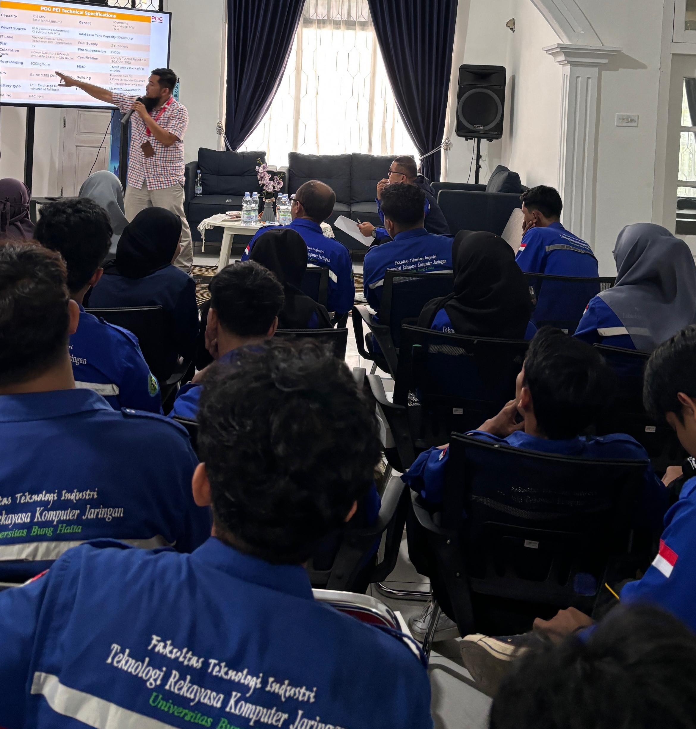 Mahasiswa Program Studi Rekayasa Teknologi Komputer Jaringan, Kunjungi Asosiasi Penyelenggara Jasa Internet Indonesia