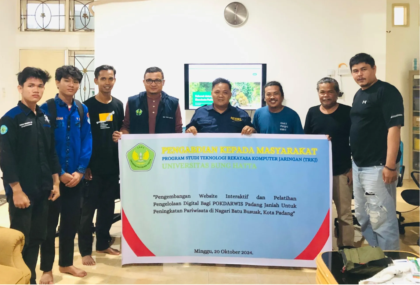 Prodi TRKJ-FTI Universitas Bung Hatta Kembangkan Website Interaktif untuk Ekowisata Padang Janiah, Batu Busuak, Padang