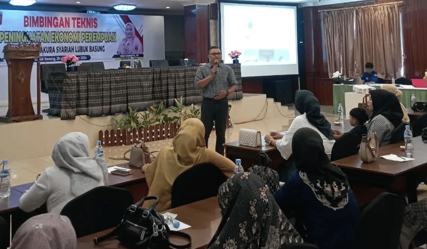 Tingkatkan Ekonomi Perempuan Pelaku UMKM, Prodi TRKJ-FTI Latih Kuasai Pemasaran Digital